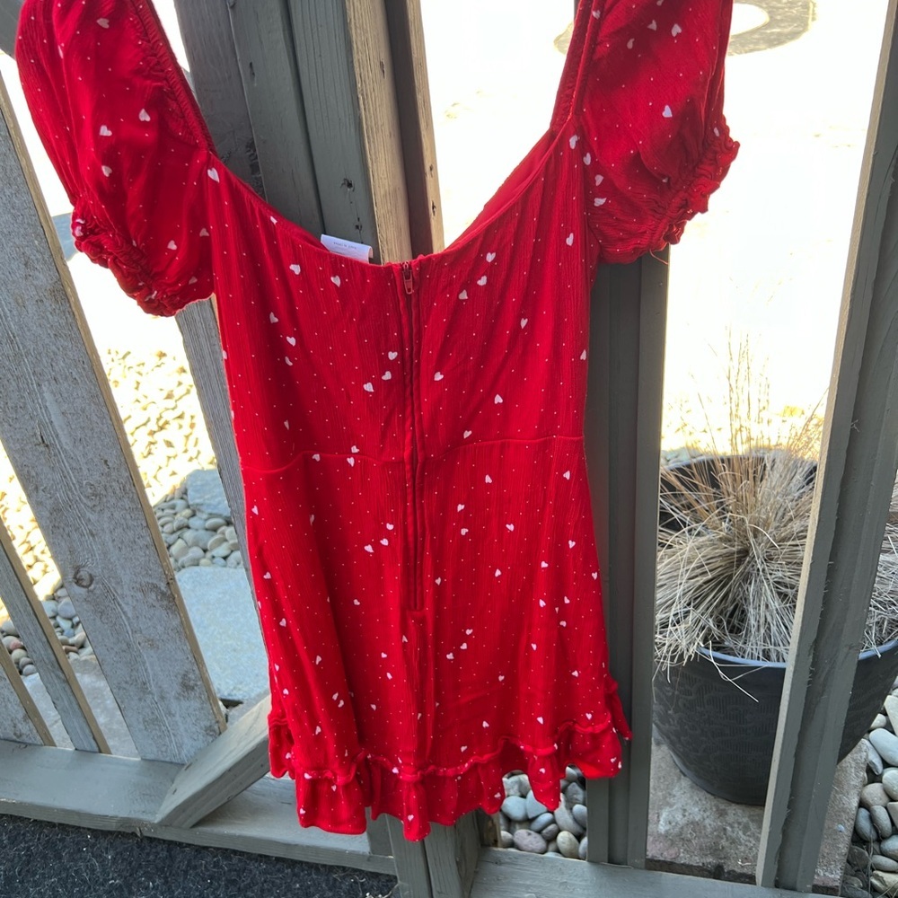 Size 3 B. Smart juniors short sleeved red heart dress - Picture 4 of 5